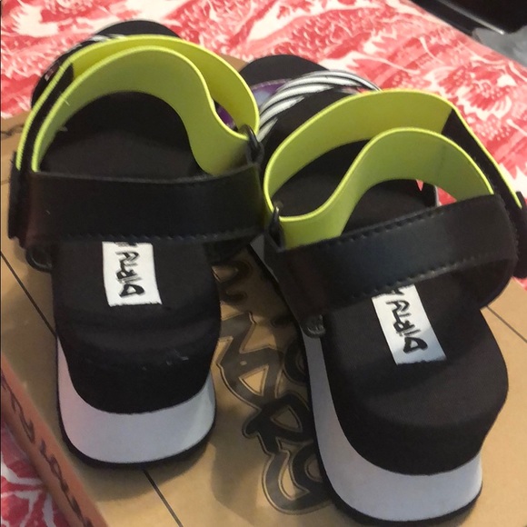 Multi-Color Sandals - Picture 3 of 4